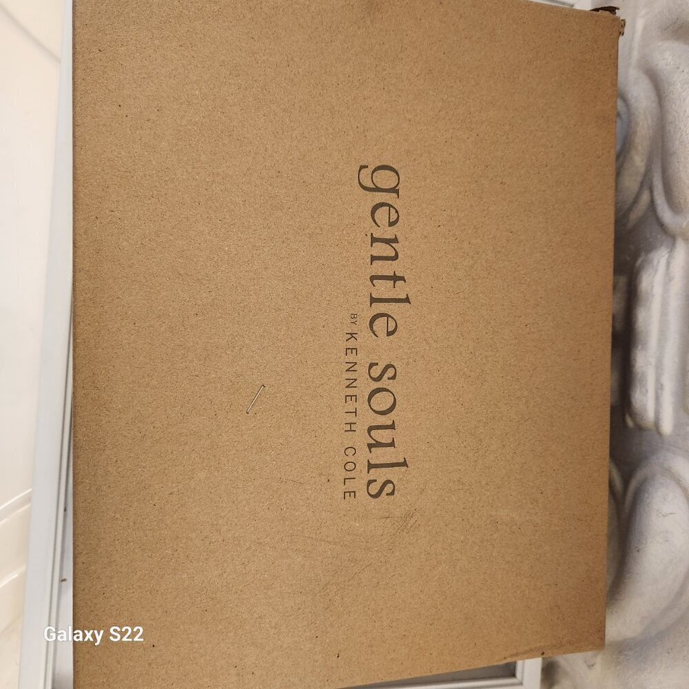 Gentle Souls " Charlene Hooded Block Heeled Leather Sandals. NIB. Size Various - Picture 10 of 10